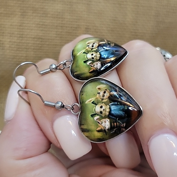 CREEPY GANG EARRINGS - Picture 4 of 6